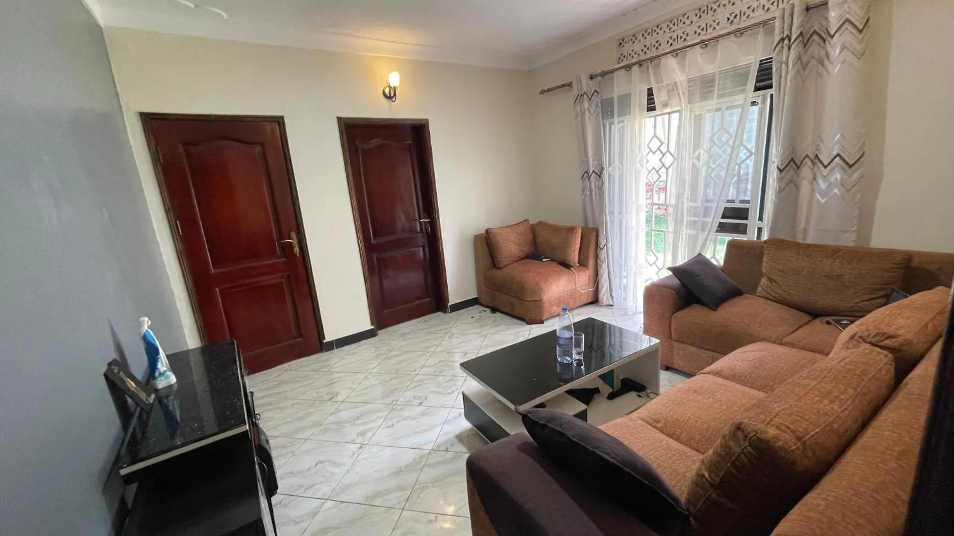Urban Hues Holiday Home Kampala