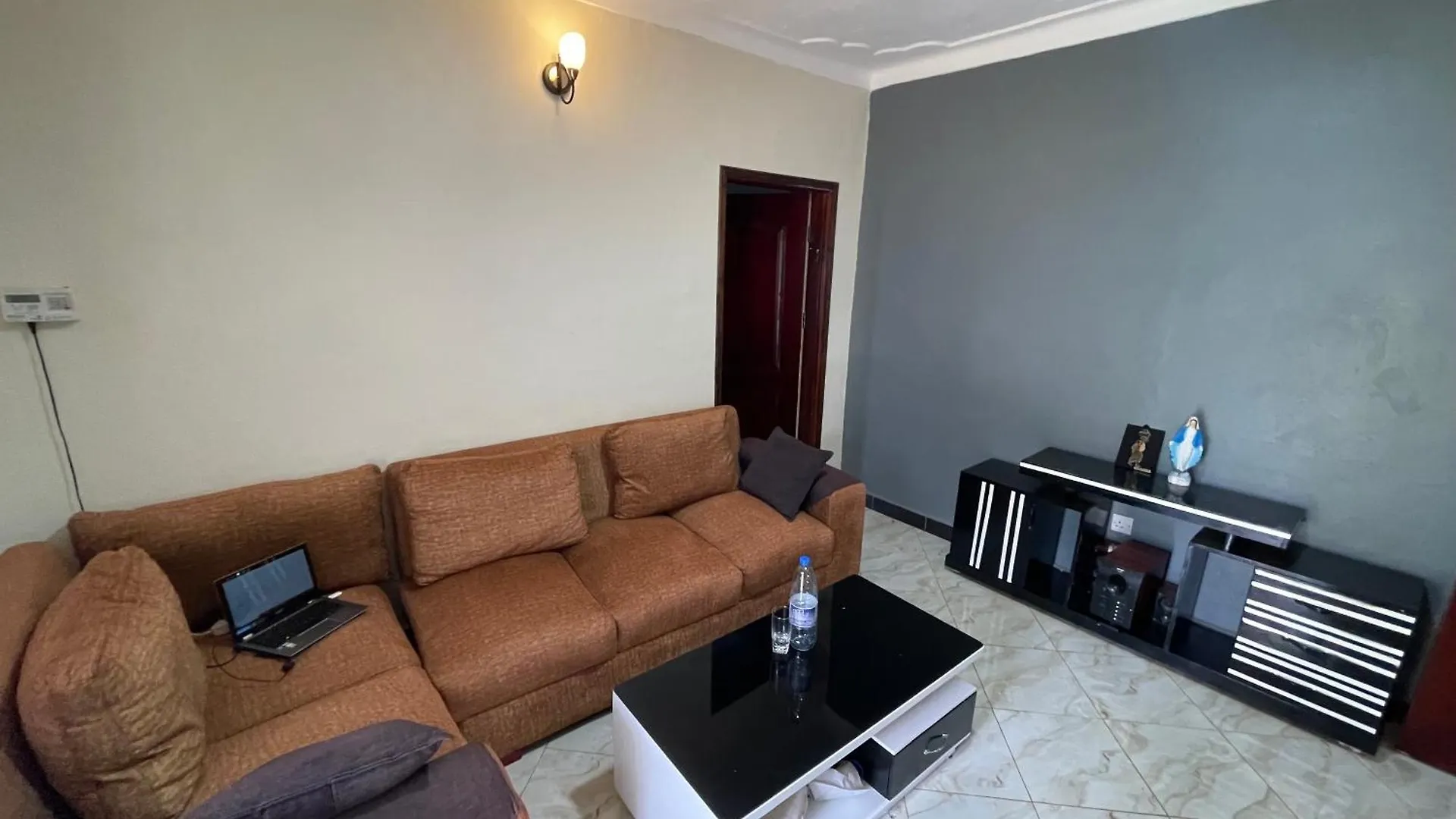 Urban Hues Holiday Home Kampala